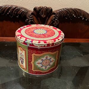 PM011626 Colorful Decorative Tin Container